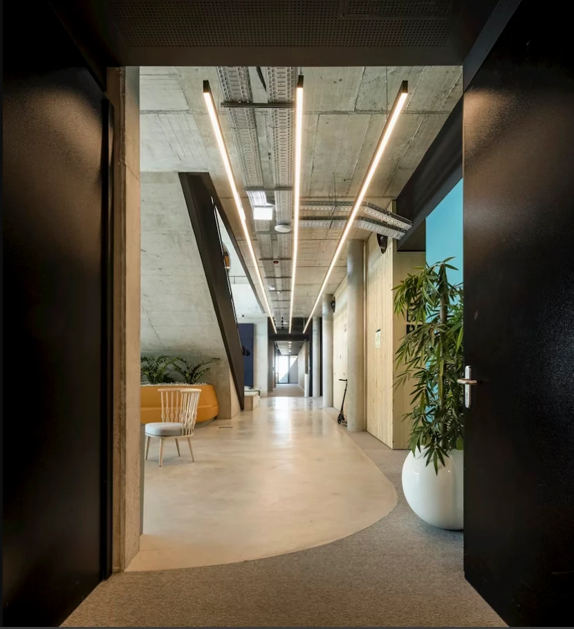 المستودعات واللوجستيات